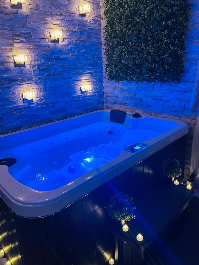 By Neptune - Appartement Rustique Jacuzzi ボンディ エクステリア 写真